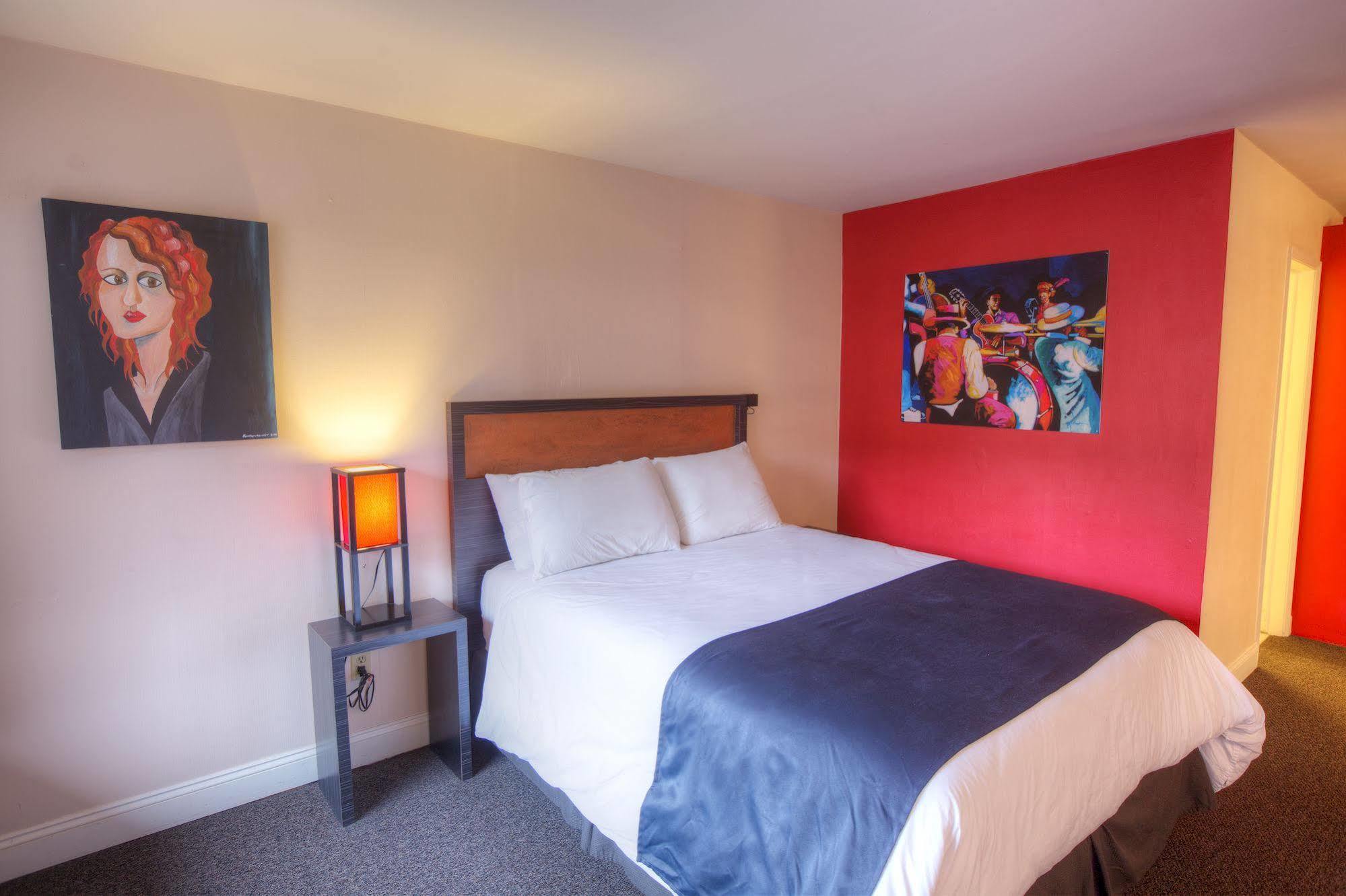 Ruby Hotel